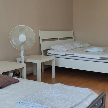 Affordable Studio Near City Center ウィーン エクステリア 写真